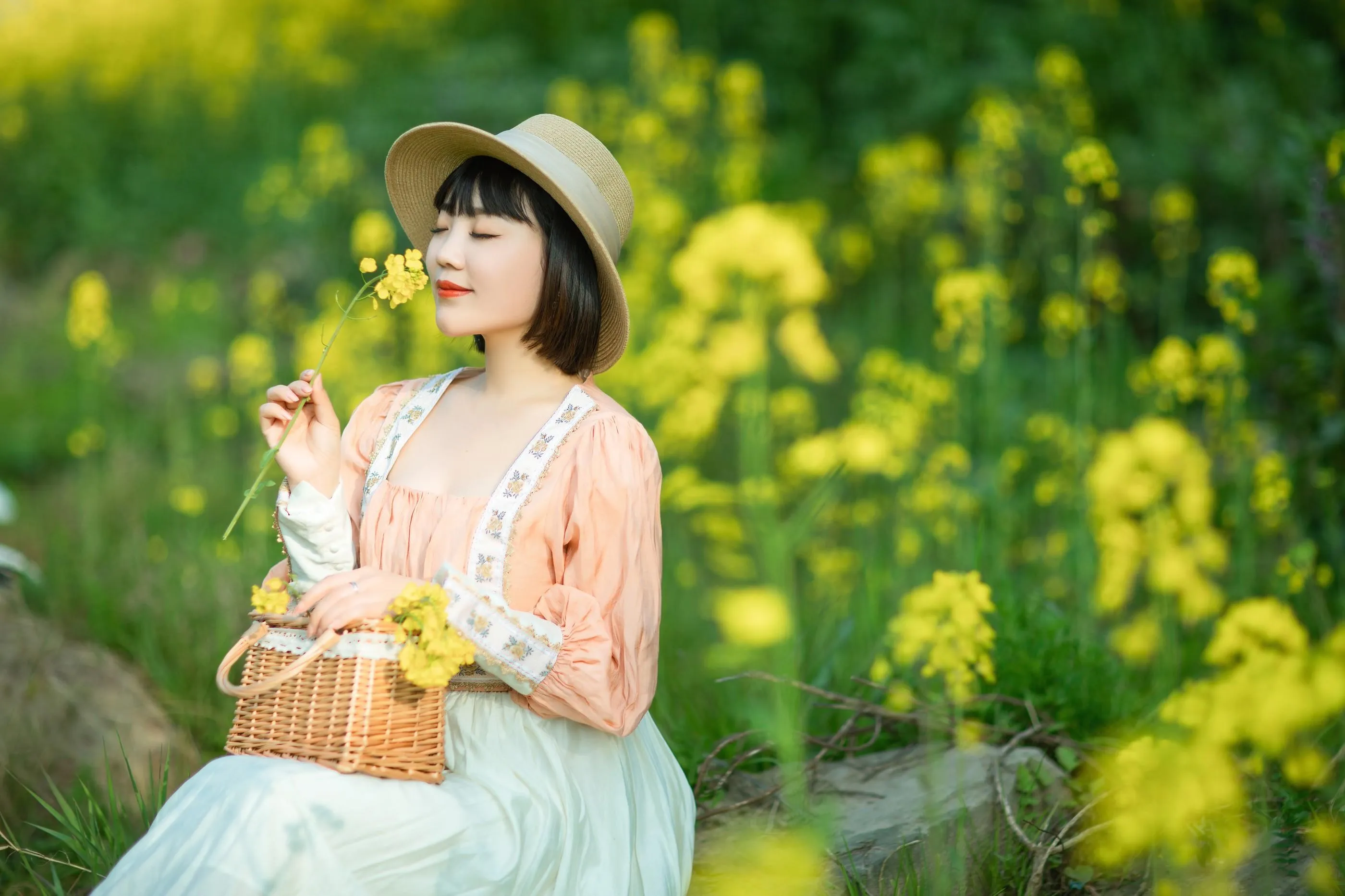 [YITUYU艺图语]2022.08.21 春天里的姑娘 冬琴 [38P]插图1
